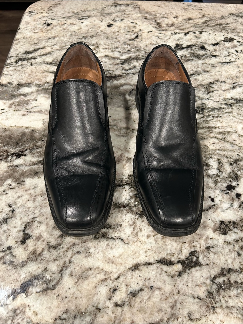 Bass Men's Glenn Black Leather Slip-On Dress Shoes